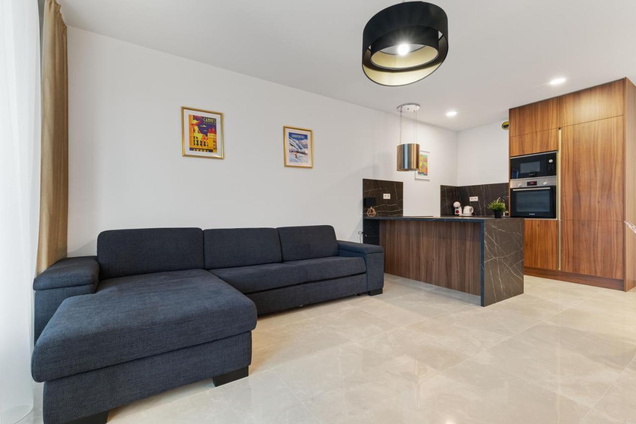 Lam Jegeho Alej - Jacuzzi - Free Parking Apartment Bratislava Exterior photo