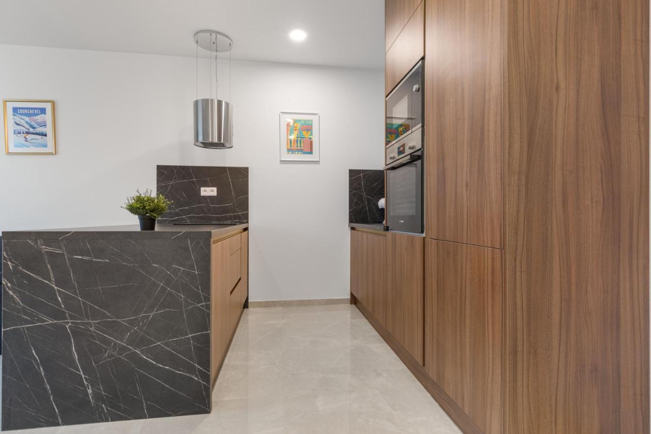 Lam Jegeho Alej - Jacuzzi - Free Parking Apartment Bratislava Exterior photo